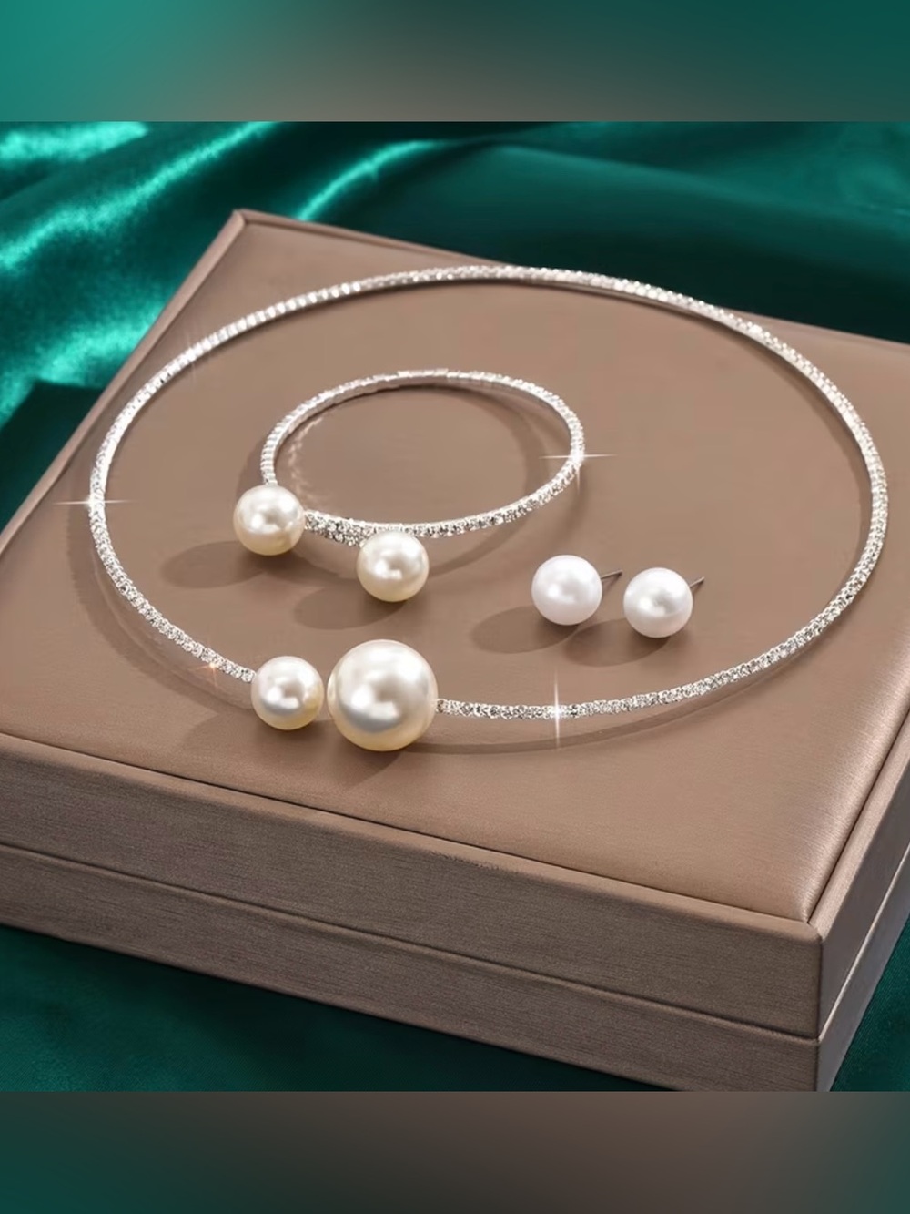 NEW! 4 Piece Set.  Elegant Pearl Accent Necklace, Bracelet and Earrings Set 🤍 - Picture 3 of 5